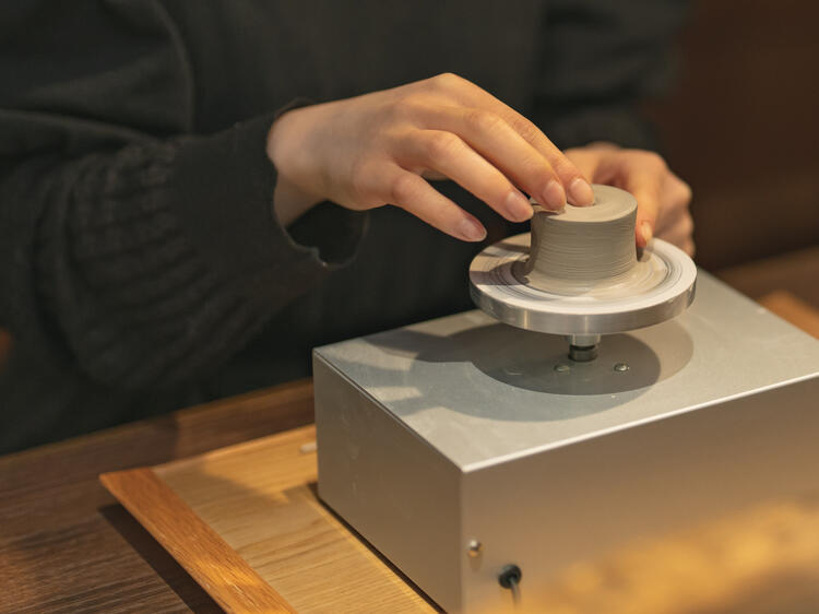 働きながら陶芸を学べる！