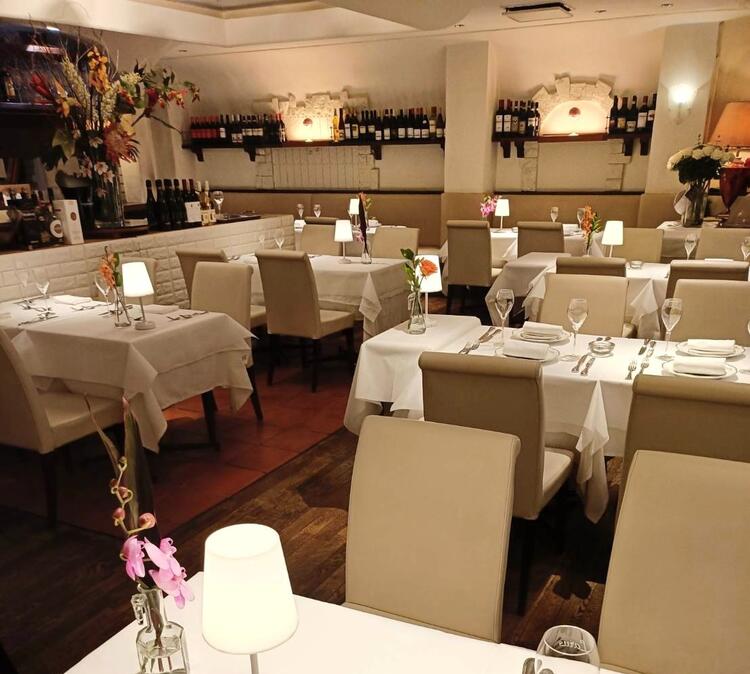 おかげさまで昼も夜も大盛況です◎