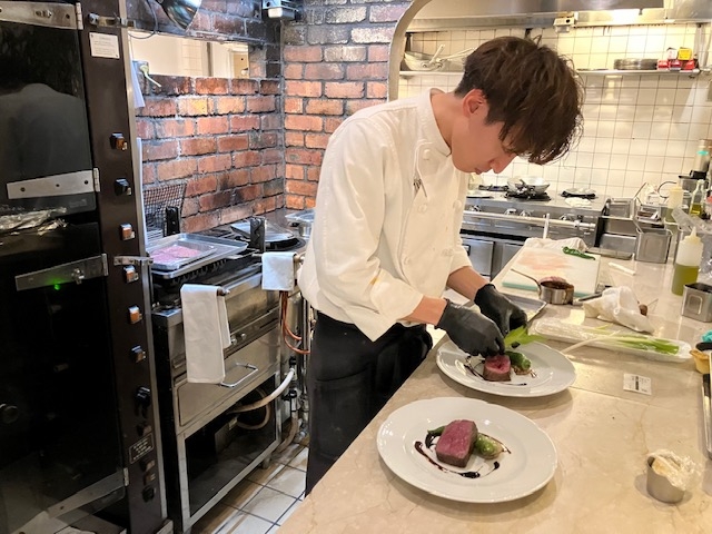 私たちと一緒に働きましょう