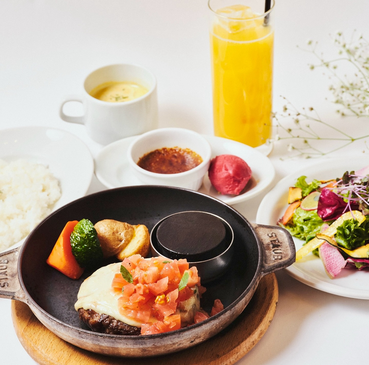 NEWoMan横浜内でアクセスバツグン◎