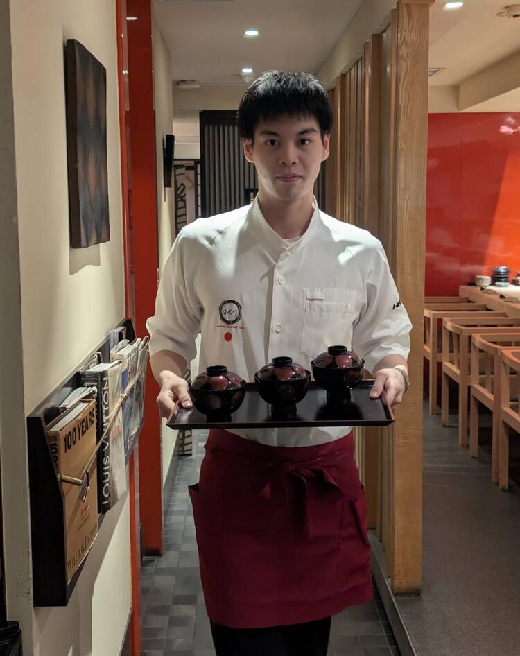 サービススタッフを積極採用中◎