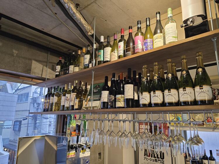 ワインの取り扱いも豊富です！常時30種類