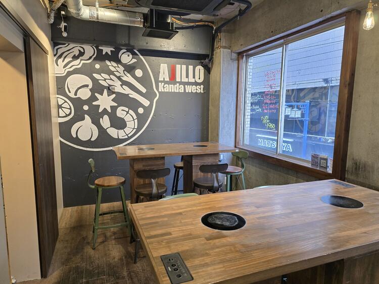 2階席は9名様から貸し切り可能！