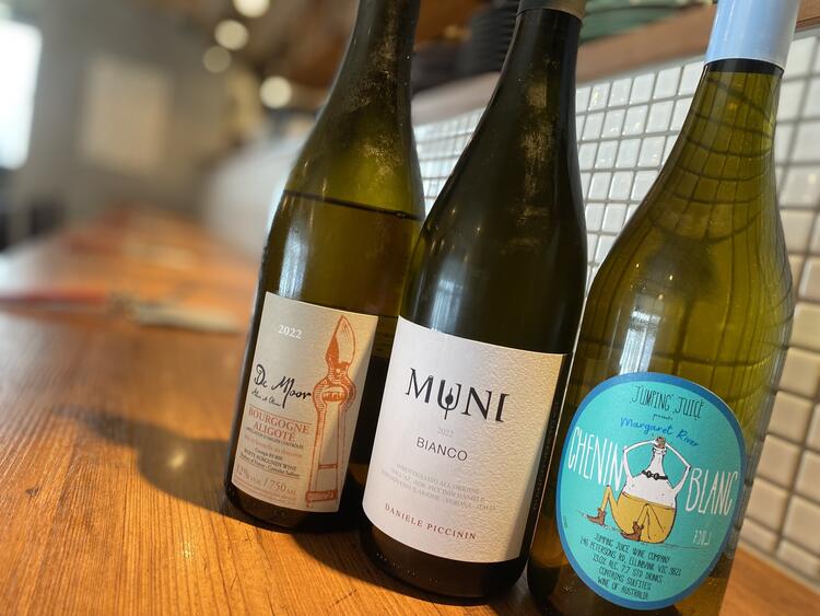 世界各国から届くワイン