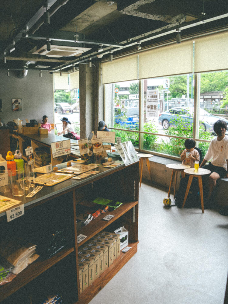 自分達で色々なグッズも制作しています♪