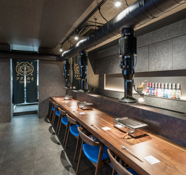 黒を基調とした高級感のある店内です！