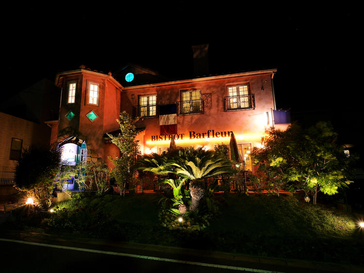 専属パティシエによるスイーツも大人気！