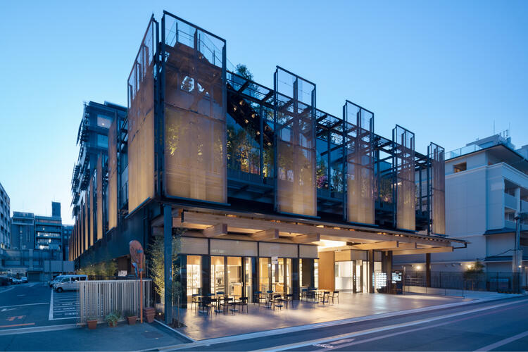 通勤に便利な新風館内で環境も◎