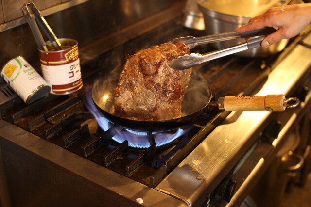 外は香ばしく中はジューシーな絶品ポーク