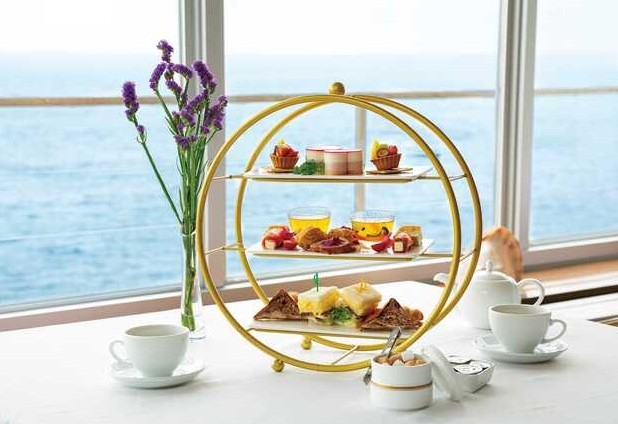 パティシエ特製スイーツと北欧紅茶