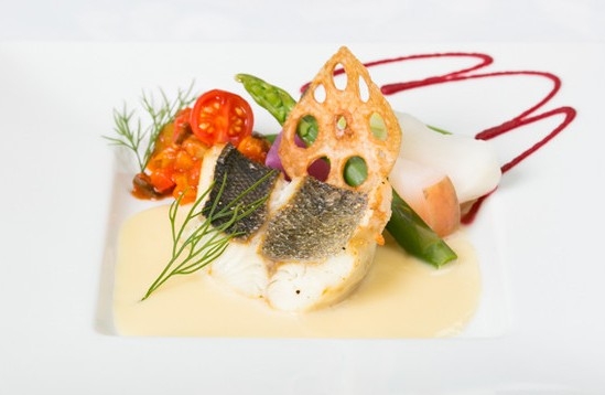 佐島港直送。新鮮な魚介が主役のフレンチ