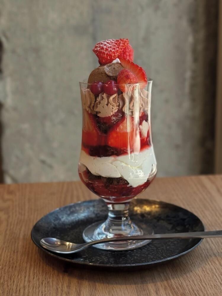 夜はビストロ営業に切り替わります