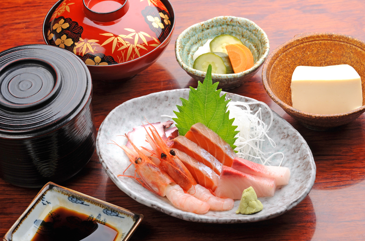 和食から洋食まで幅広くご提供◎