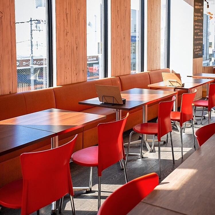 赤を基調としたおしゃれ空間！