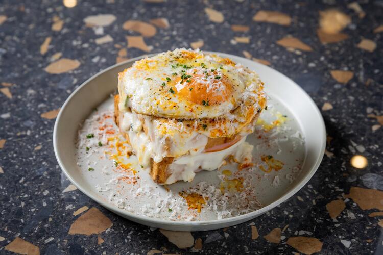 人気メニューのクロックマダム