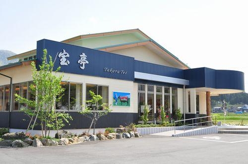 スタッフ定着率抜群の牧場直営レストラン