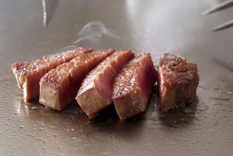 「焼き」の技術を伝授※フリー画像