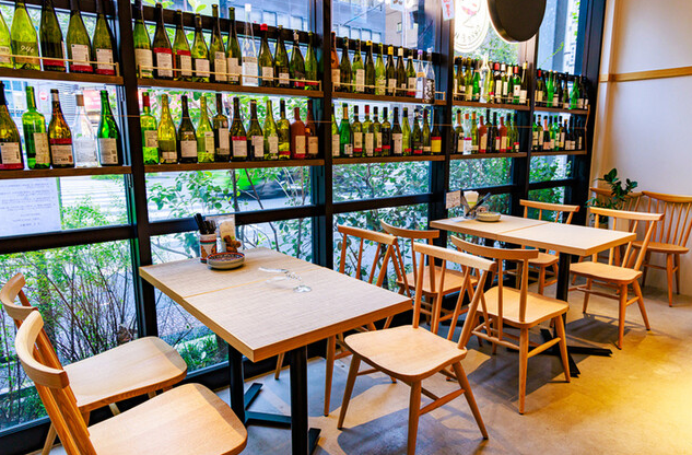 明るく開放的な店内！