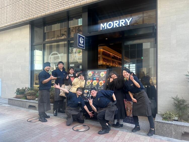 スタッフも仲良し★※写真は既存店のもの