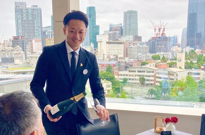 最高のサービスと料理をご提供しましょう