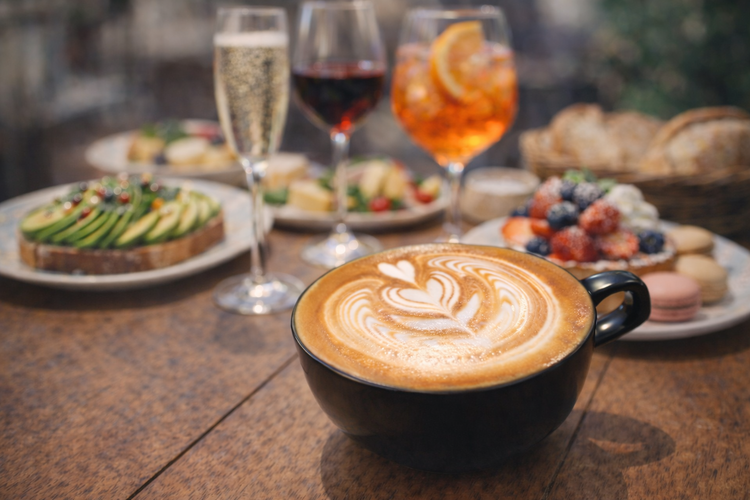 コーヒーのだけでなくお酒やお料理も