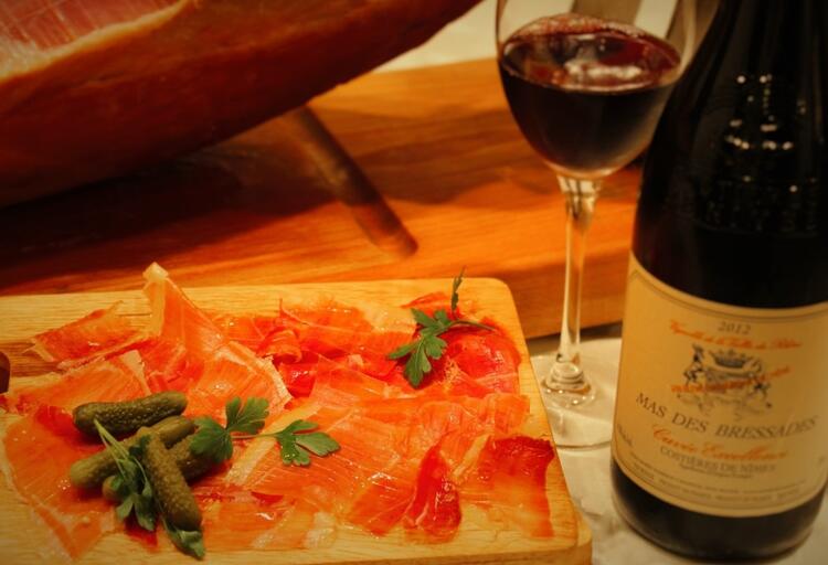 ソムリエが選ぶ至極のワインで乾杯も♪