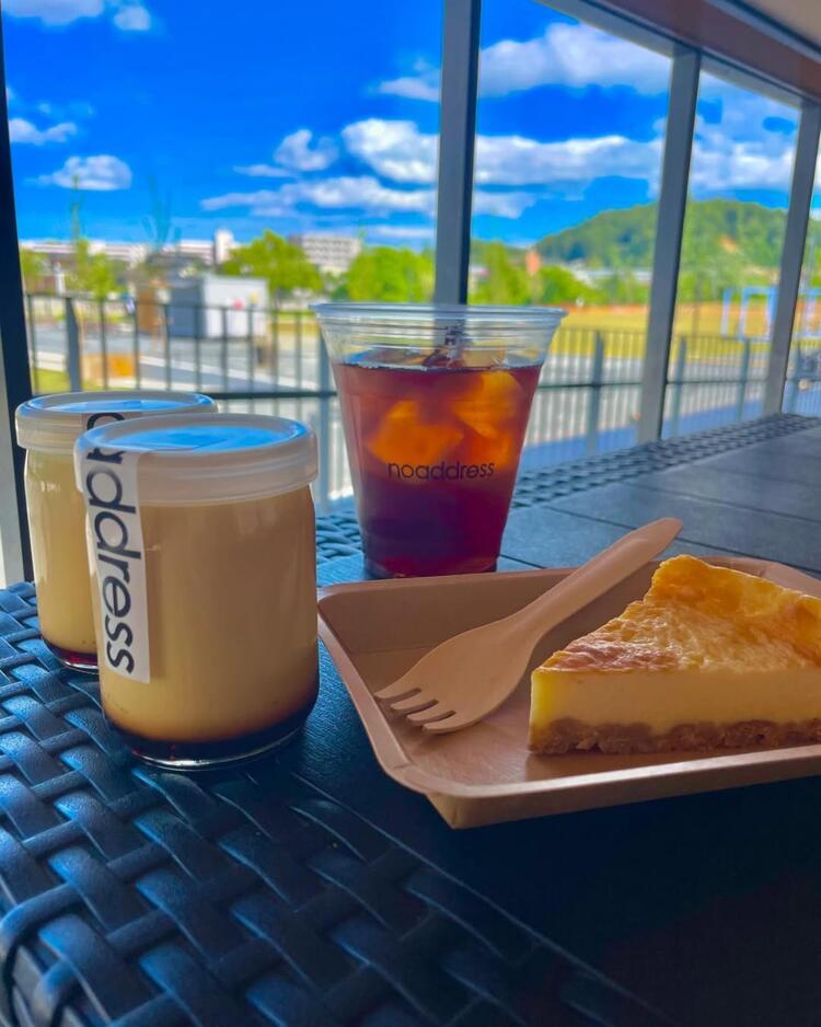 緑に囲まれたカフェです