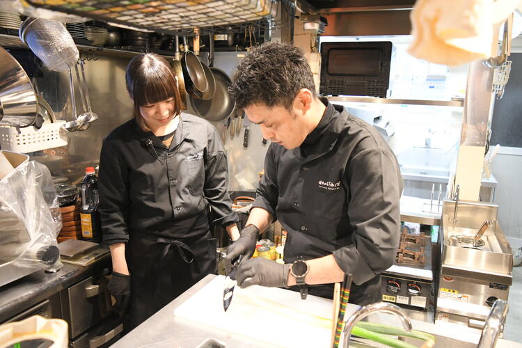 一から丁寧にお肉切り方や調理方法を