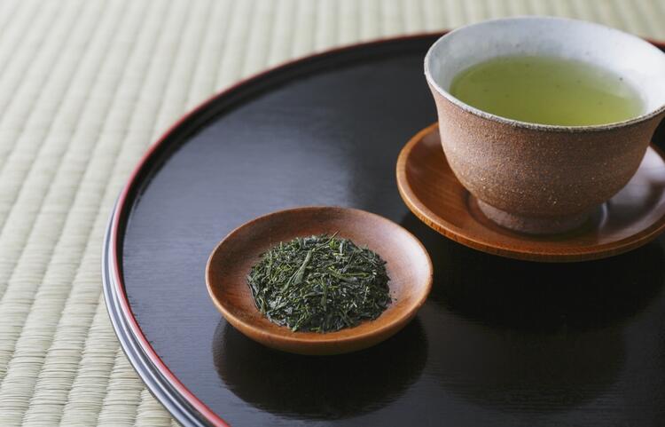 自家製の甘味と厳選した日本茶をご提供