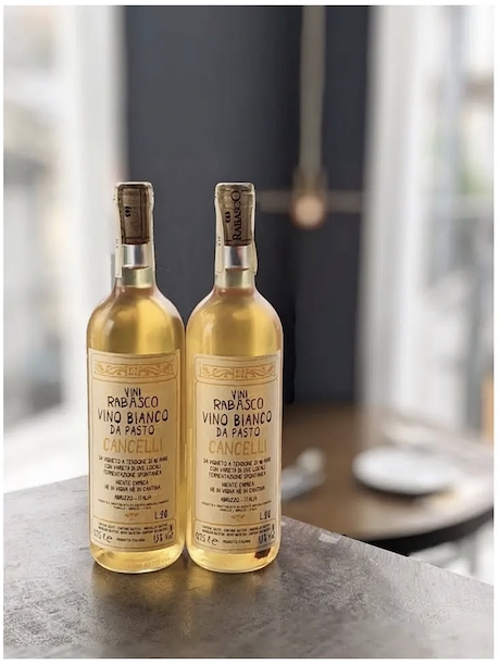 常時200種類程度ワインをストック