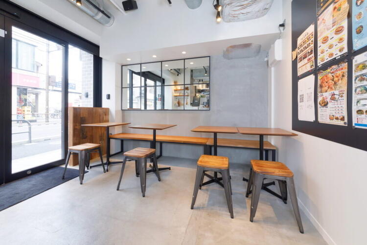 店内8席◎テイクアウトが中心です♪