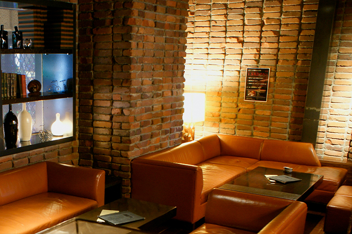 すすきの駅徒歩1分の静かな店内