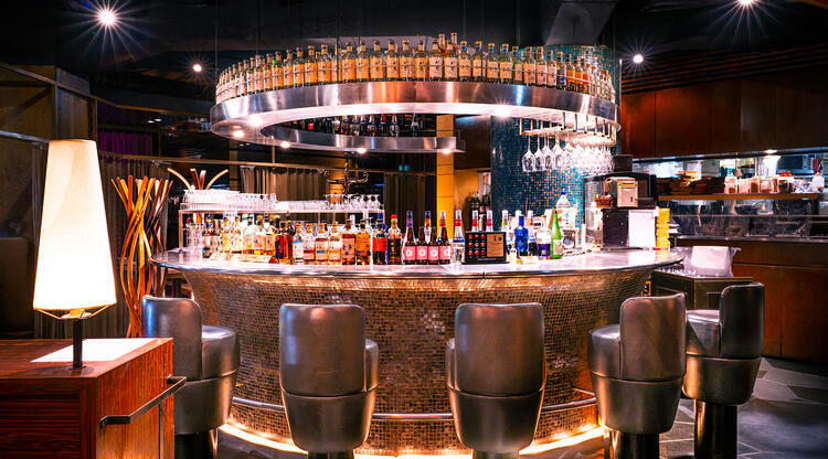 すすきの駅徒歩1分のビルです