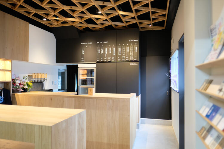 スタイリッシュな雰囲気の店内