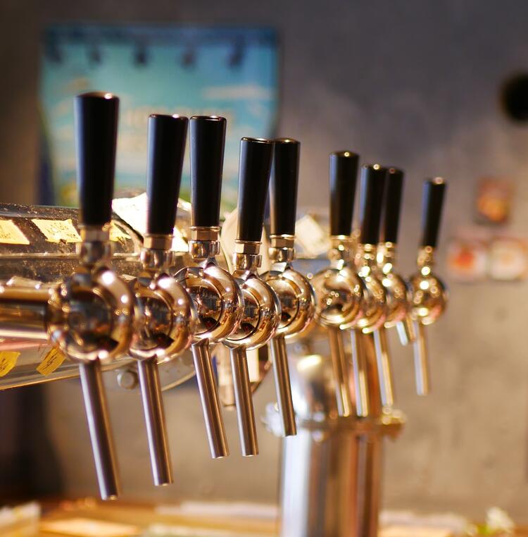 日替わりの樽生クラフトビールが10種類