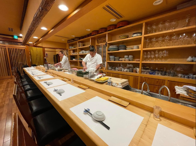 国内外に多くの常連さまをもつ実力店