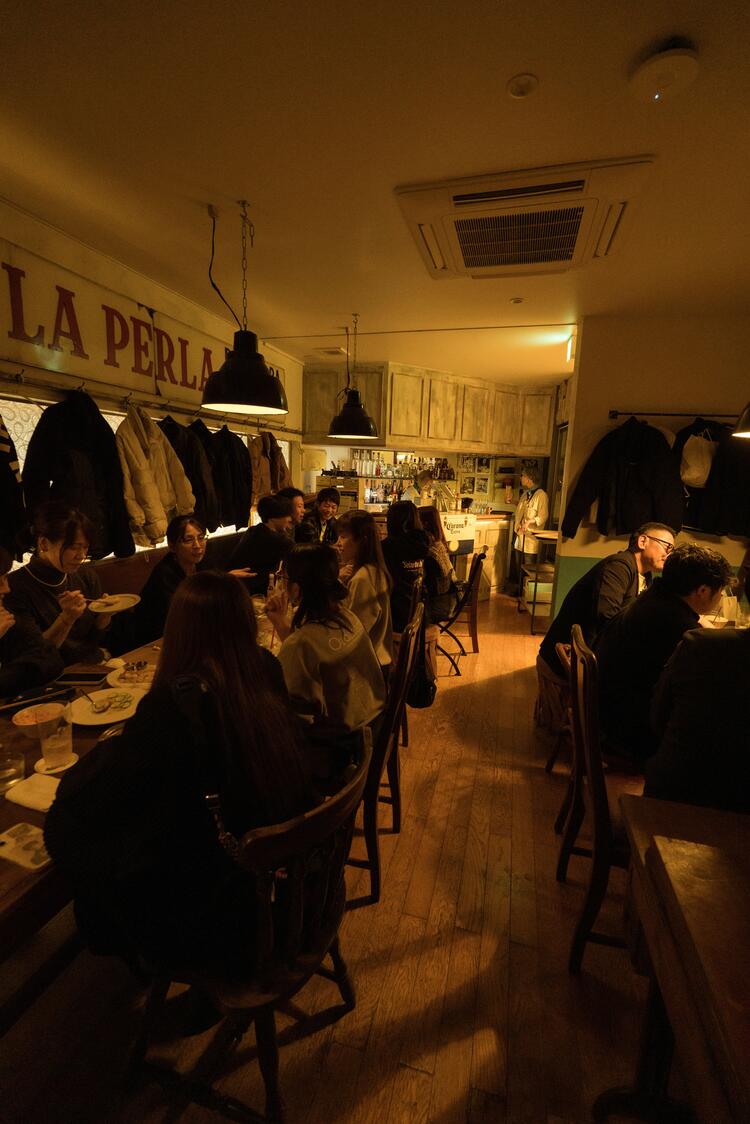 2階は20席で仲間とゆったり過ごせる空間