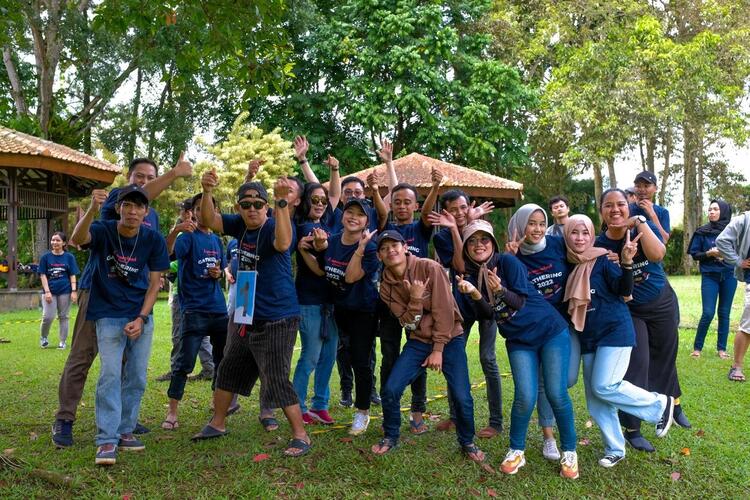 日本・現地スタッフ力を合わせて営業中！