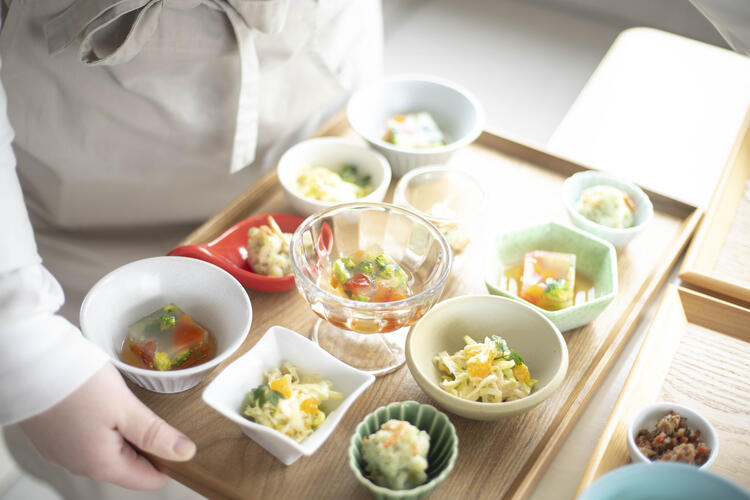 色とりどりの野菜と小鉢♪