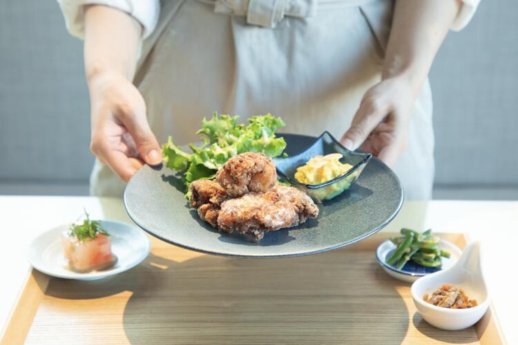 うつわの美しさも楽しんでいただきます。