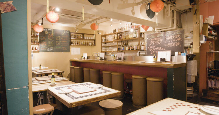 色鮮やかでオシャレな店内