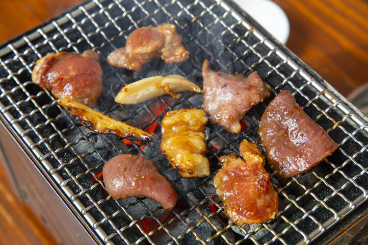 『ホルモンセンター』名物ペラペラ焼き！