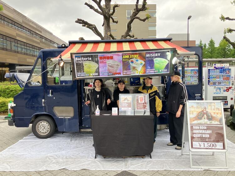 有名アーティストとのコラボフードも販売