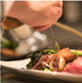 五感で仕上げる、一皿のアート。