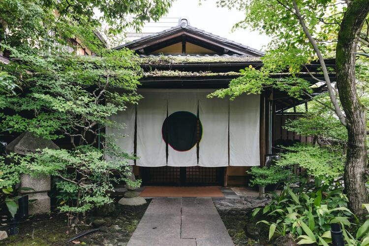 名店『くろぎ』監修のお店にリニューアル