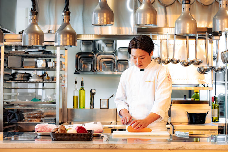 フルオープンキッチンを完備しています