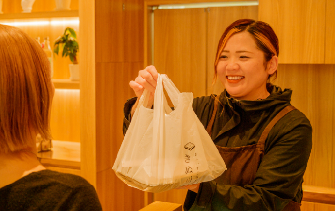 テイクアウトのお弁当も大人気