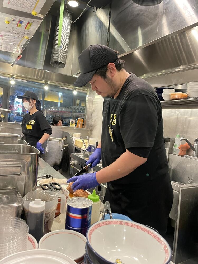 広く人気のラーメン店です！