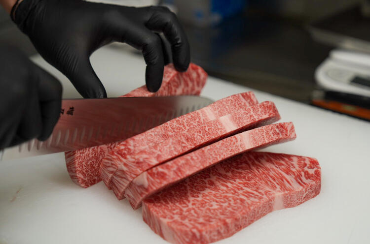 高品質の肉と向き合えます！