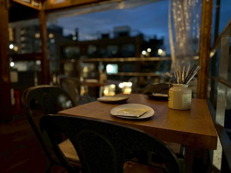 屋根裏のパリ食堂の詳細画像1